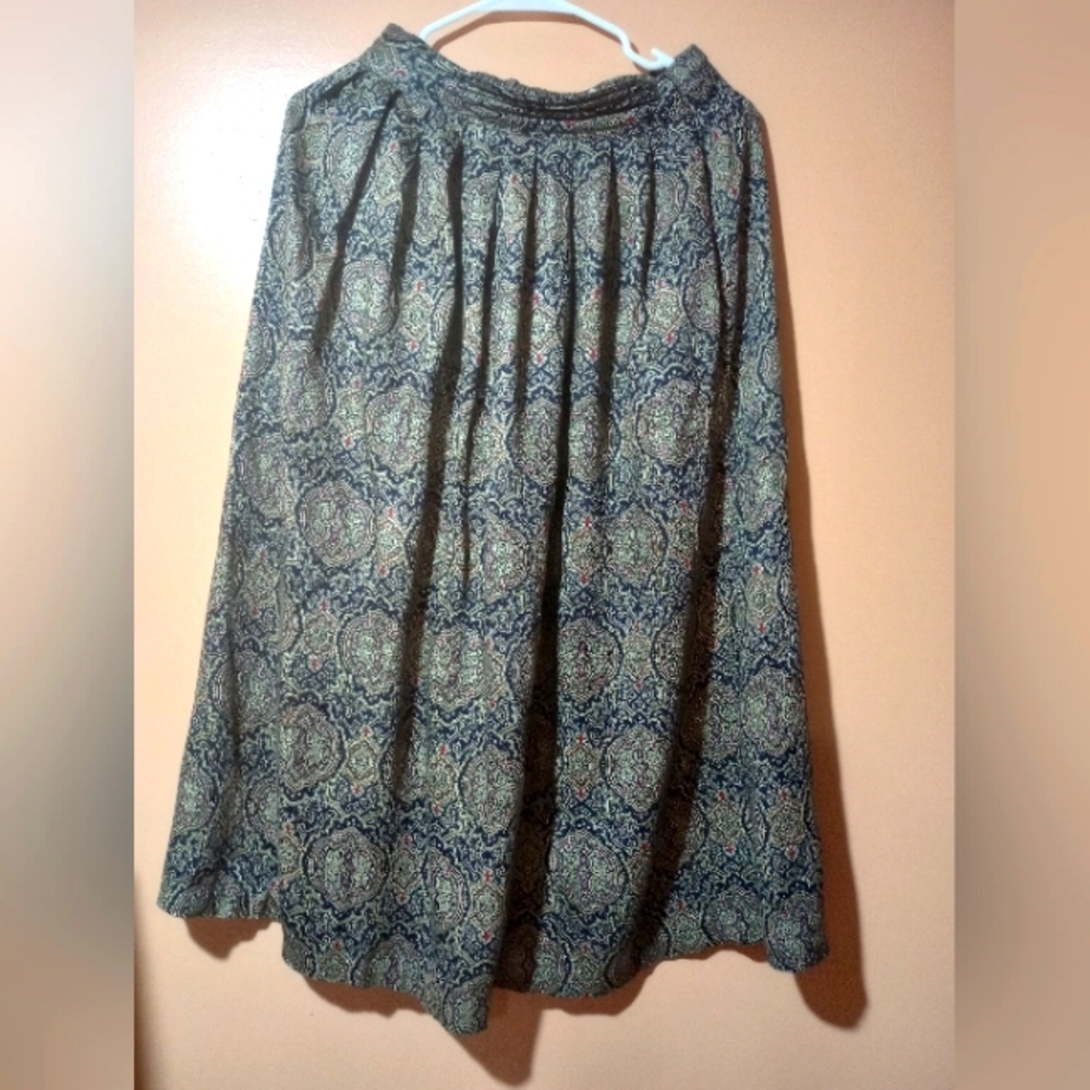 Fall Pattern Below The Knee Skirt - image 1